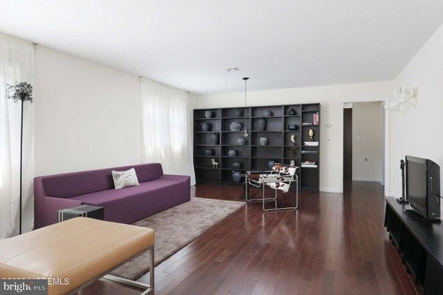 4 CORINTH PL, Toms River, NJ 08757