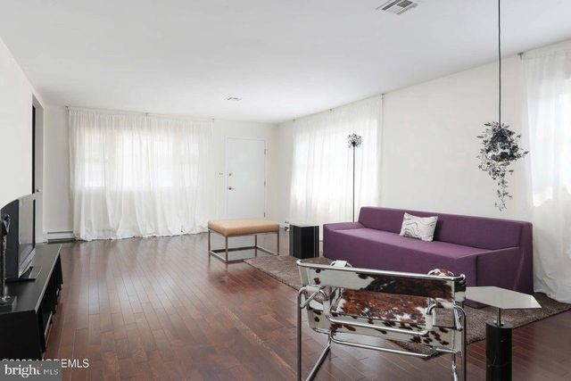 4 CORINTH PL, Toms River, NJ 08757