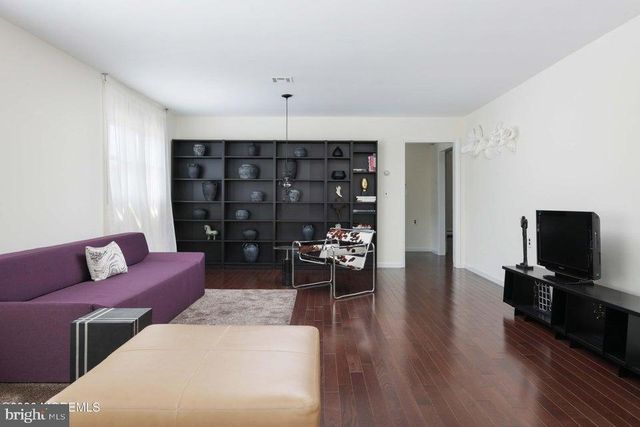 4 CORINTH PL, Toms River, NJ 08757
