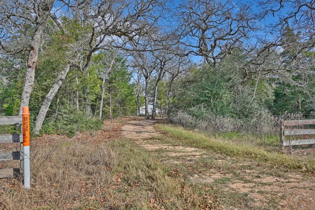 25504 Squirrel Road, New Ulm, TX 78950