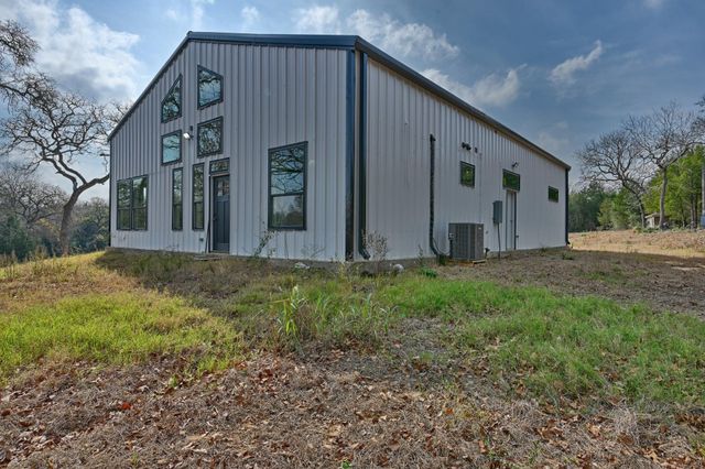 25504 Squirrel Road, New Ulm, TX 78950