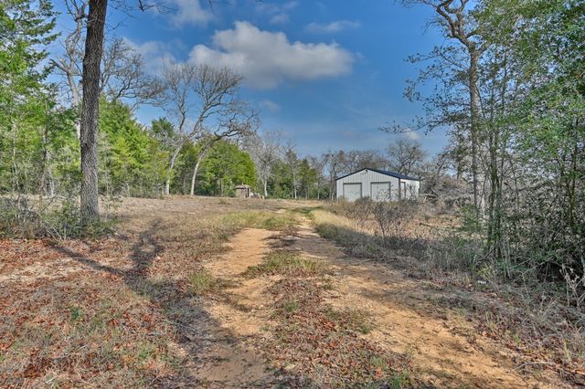 25504 Squirrel Road, New Ulm, TX 78950