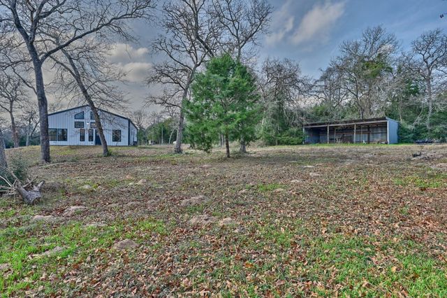 25504 Squirrel Road, New Ulm, TX 78950