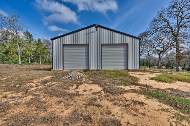 25504 Squirrel Road, New Ulm, TX 78950