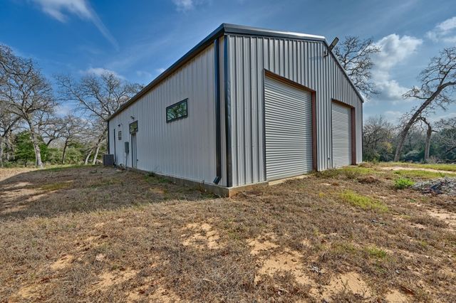 25504 Squirrel Road, New Ulm, TX 78950