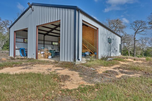 25504 Squirrel Road, New Ulm, TX 78950