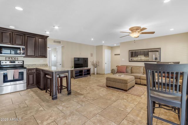 5525 E THOMAS Road D5, Phoenix, AZ 85018