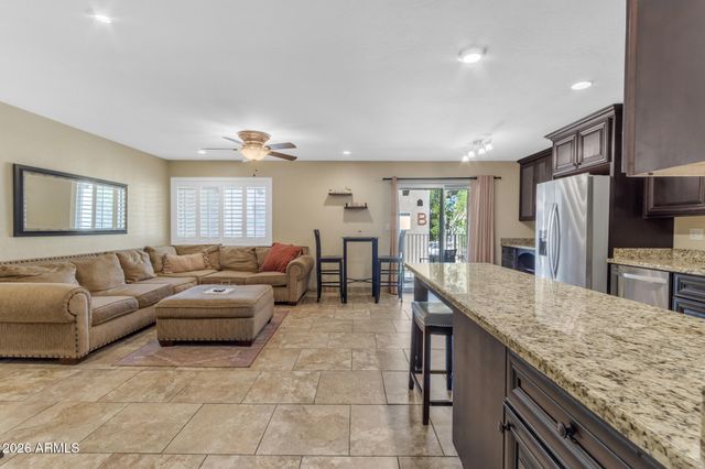 5525 E THOMAS Road D5, Phoenix, AZ 85018
