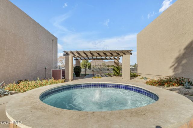 5525 E THOMAS Road D5, Phoenix, AZ 85018