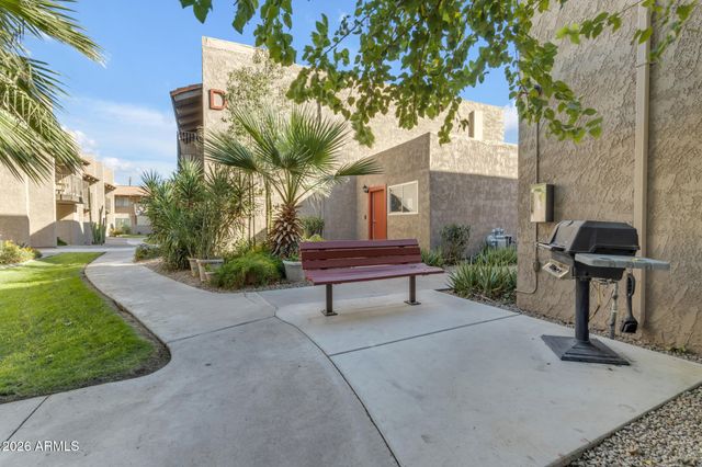 5525 E THOMAS Road D5, Phoenix, AZ 85018