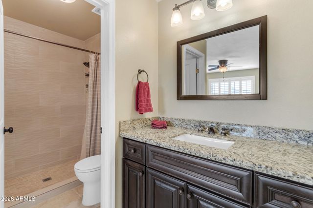 5525 E THOMAS Road D5, Phoenix, AZ 85018