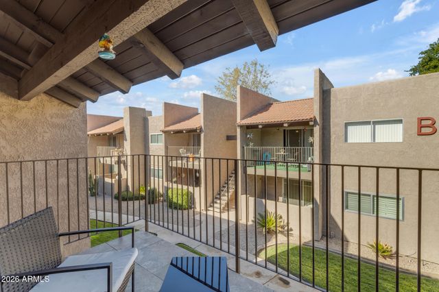 5525 E THOMAS Road D5, Phoenix, AZ 85018