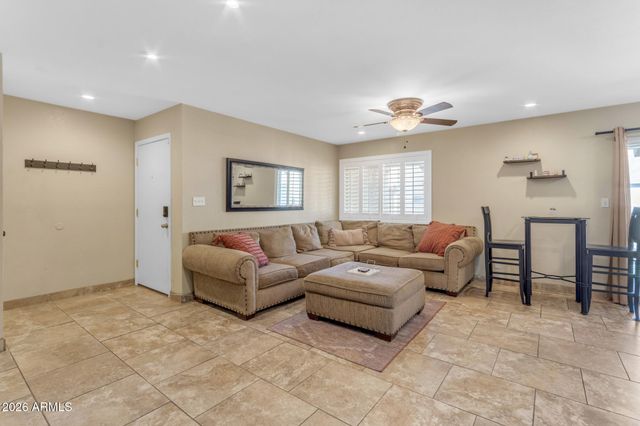 5525 E THOMAS Road D5, Phoenix, AZ 85018