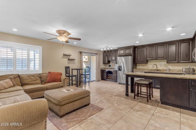 5525 E THOMAS Road D5, Phoenix, AZ 85018