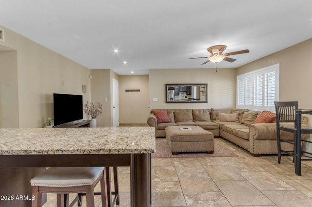5525 E THOMAS Road D5, Phoenix, AZ 85018