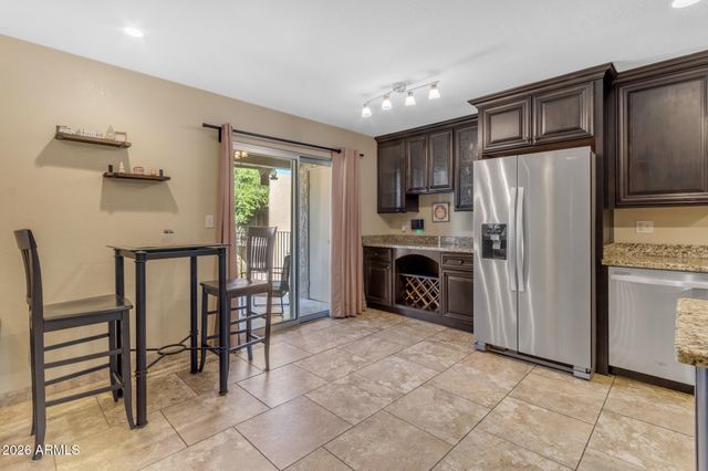 5525 E THOMAS Road D5, Phoenix, AZ 85018