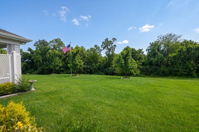 1127 Westgate Dr, Gallatin, TN 37066