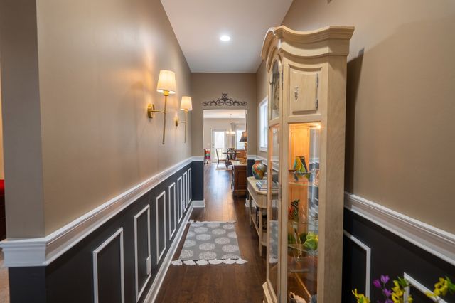 1127 Westgate Dr, Gallatin, TN 37066