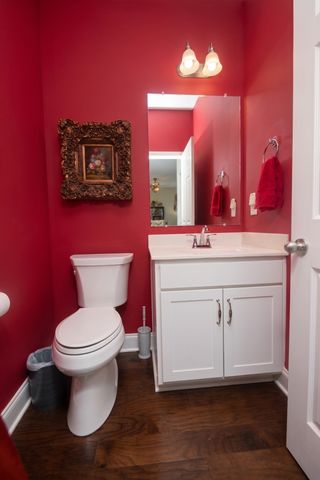 1127 Westgate Dr, Gallatin, TN 37066