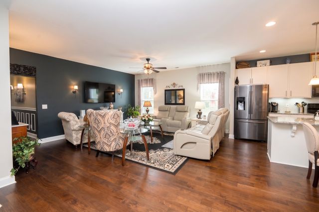 1127 Westgate Dr, Gallatin, TN 37066