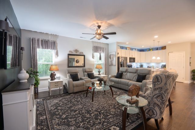 1127 Westgate Dr, Gallatin, TN 37066