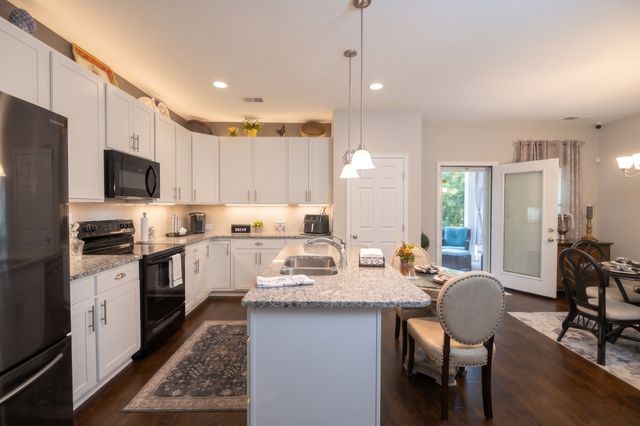 1127 Westgate Dr, Gallatin, TN 37066
