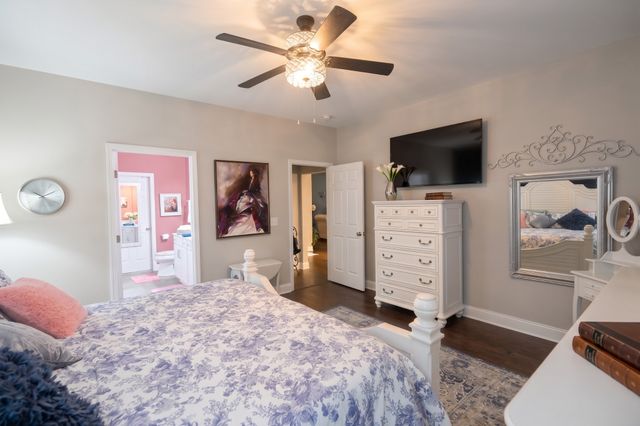 1127 Westgate Dr, Gallatin, TN 37066