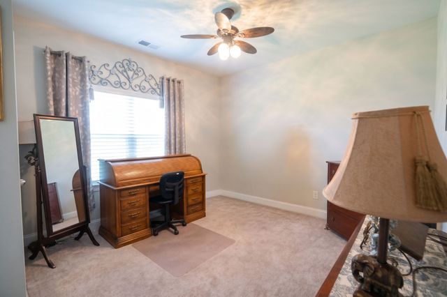 1127 Westgate Dr, Gallatin, TN 37066
