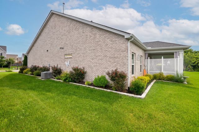 1127 Westgate Dr, Gallatin, TN 37066