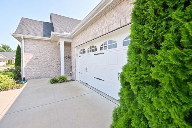 1127 Westgate Dr, Gallatin, TN 37066