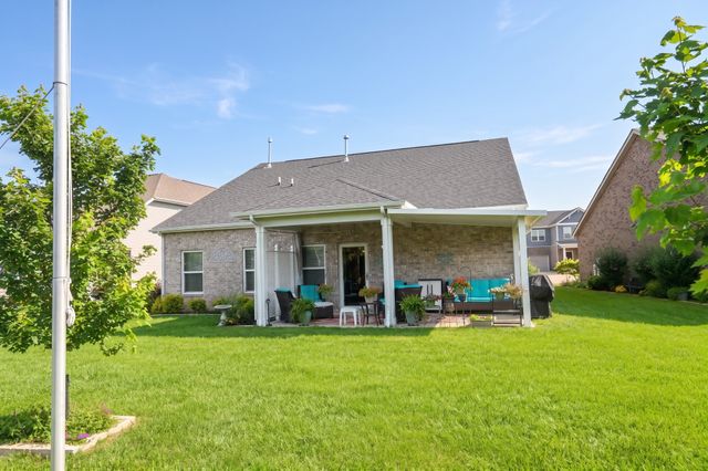 1127 Westgate Dr, Gallatin, TN 37066