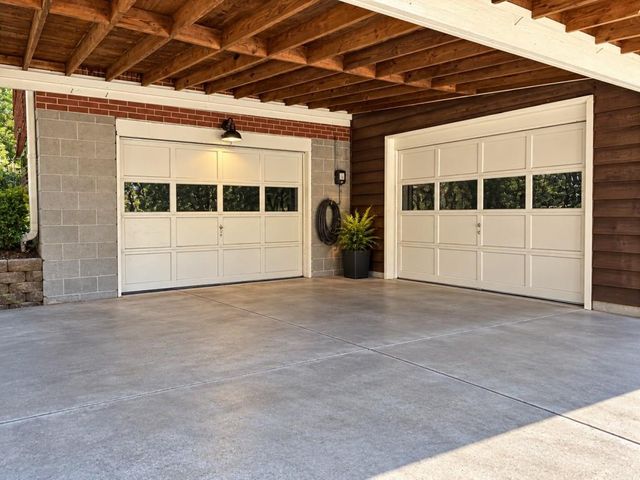 3226 Woodview Drive SE, Smyrna, GA 30082