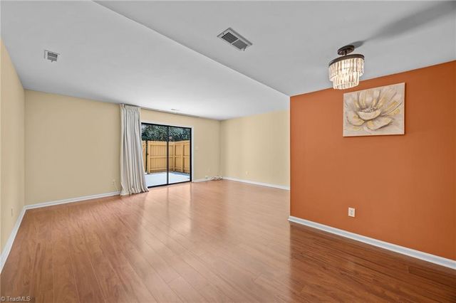 320 Oak Arbor Lane, Winston-salem, NC 27104