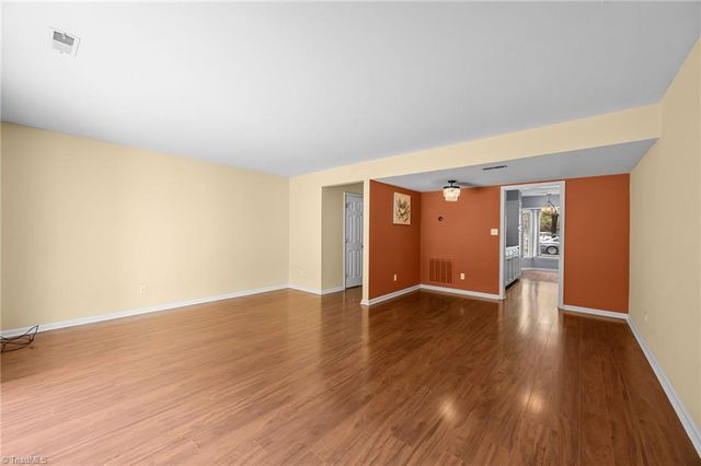 320 Oak Arbor Lane, Winston-salem, NC 27104