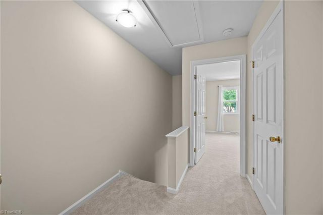 320 Oak Arbor Lane, Winston-salem, NC 27104