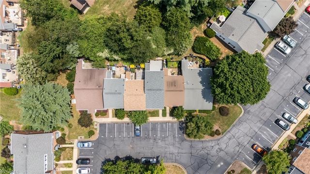 320 Oak Arbor Lane, Winston-salem, NC 27104