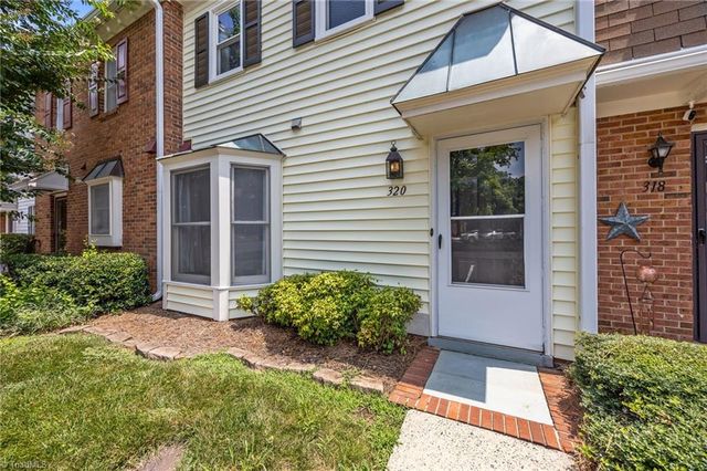 320 Oak Arbor Lane, Winston-salem, NC 27104