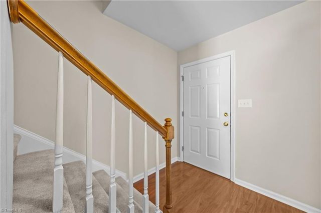 320 Oak Arbor Lane, Winston-salem, NC 27104