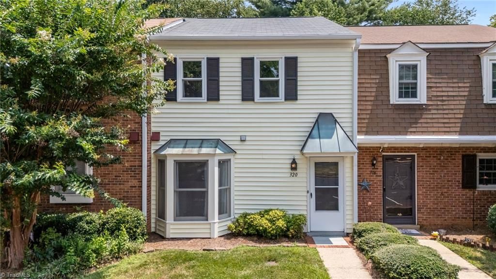 320 Oak Arbor Lane, Winston-salem, NC 27104