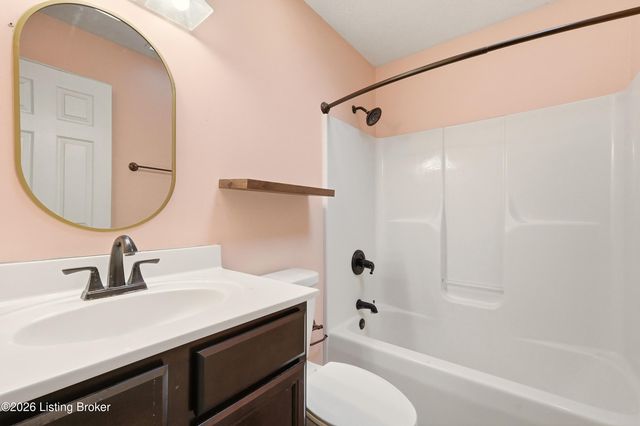 812 Goullon Ct, Louisville, KY 40204