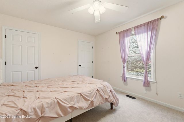 812 Goullon Ct, Louisville, KY 40204