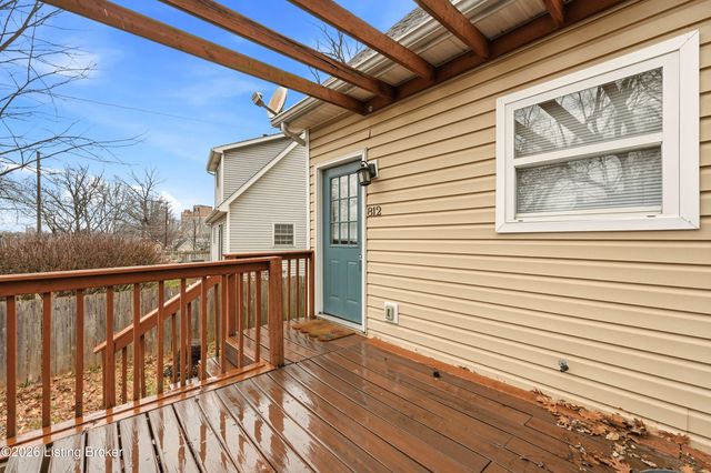 812 Goullon Ct, Louisville, KY 40204