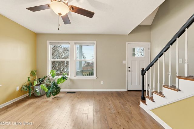 812 Goullon Ct, Louisville, KY 40204