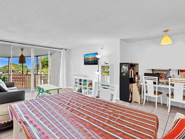 1780 NE 191st St 205-2, Miami, FL 33179