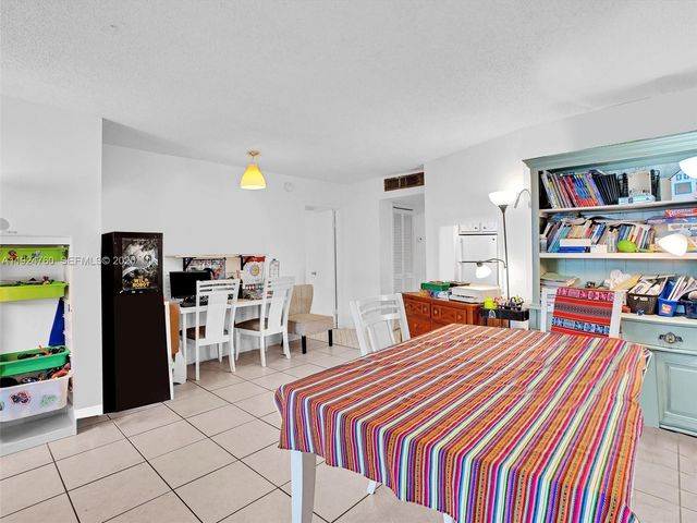 1780 NE 191st St 205-2, Miami, FL 33179