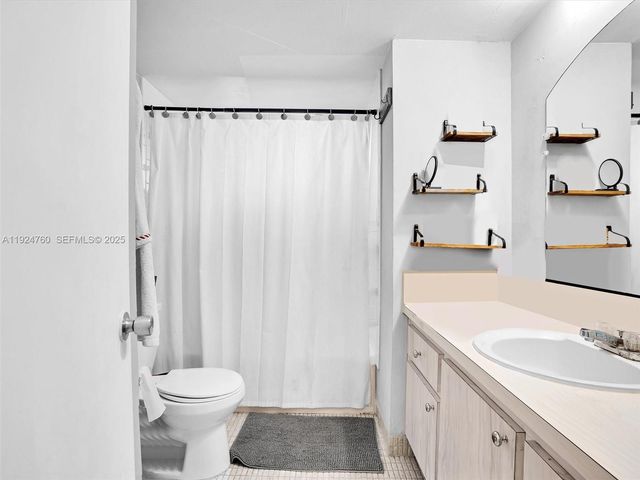 1780 NE 191st St 205-2, Miami, FL 33179