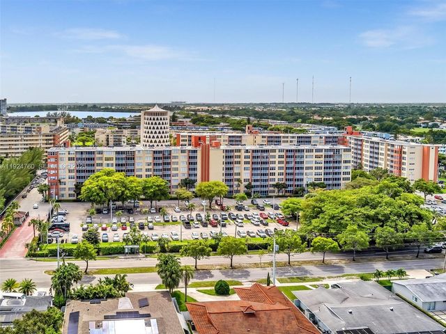 1780 NE 191st St 205-2, Miami, FL 33179