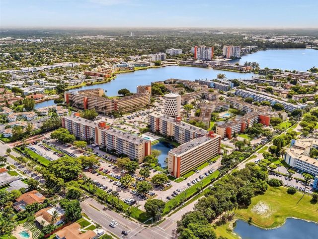 1780 NE 191st St 205-2, Miami, FL 33179