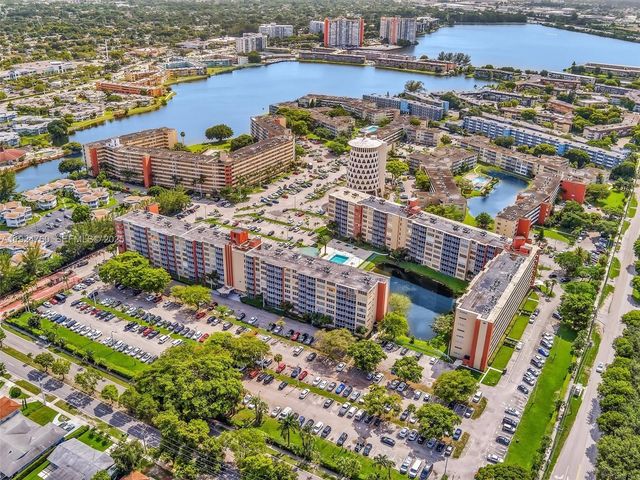 1780 NE 191st St 205-2, Miami, FL 33179