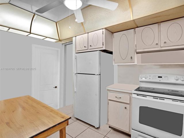 1780 NE 191st St 205-2, Miami, FL 33179